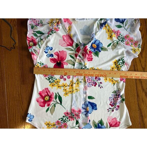New York & Company Floral Blouse, V Tie Neck, Flutter Sleeve, size Medium - Picture 6 of 12